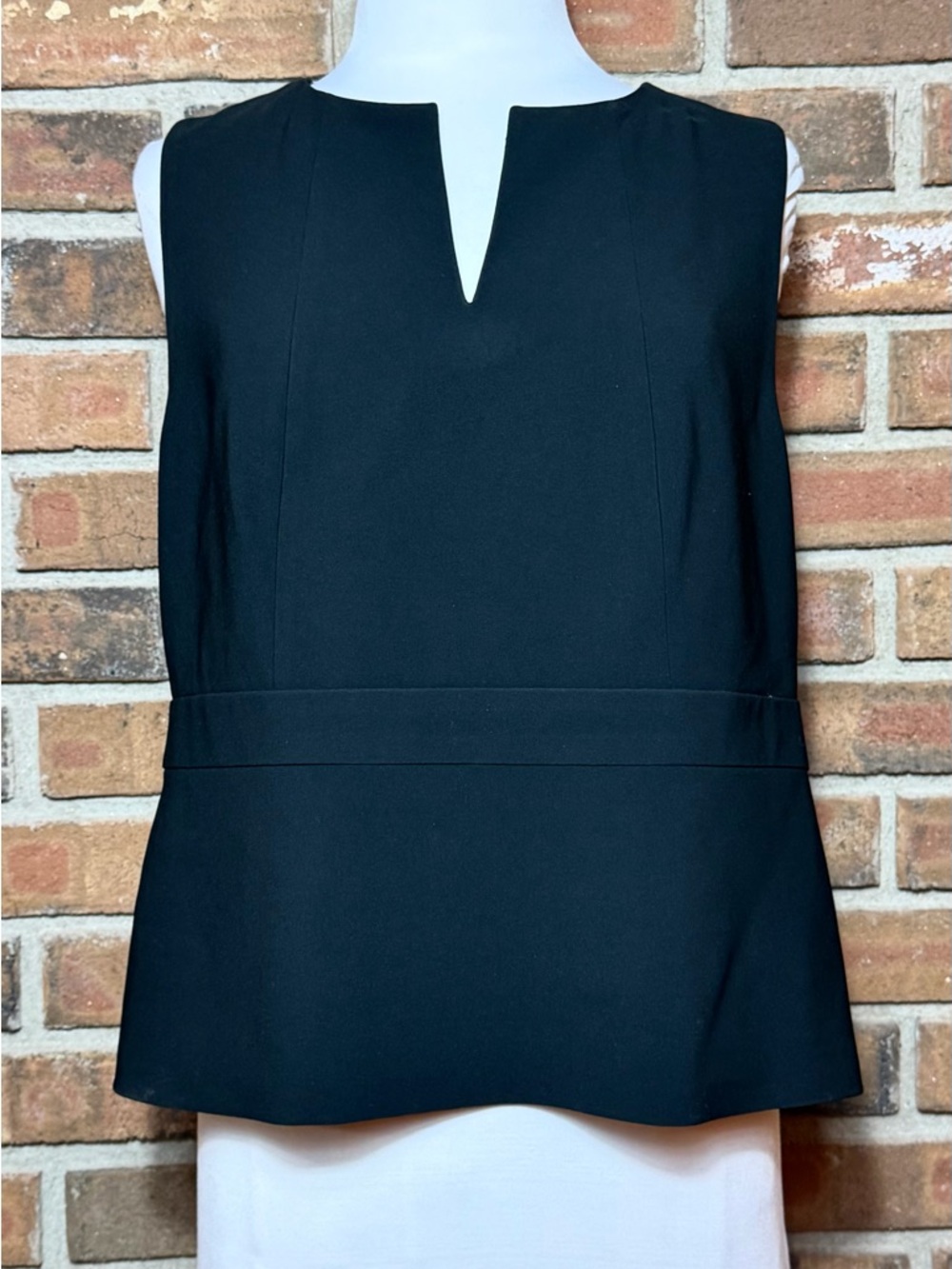 Ann Taylor Petite Peplum Black Sleeveless Top Size 14P Notch Neck Zip Back